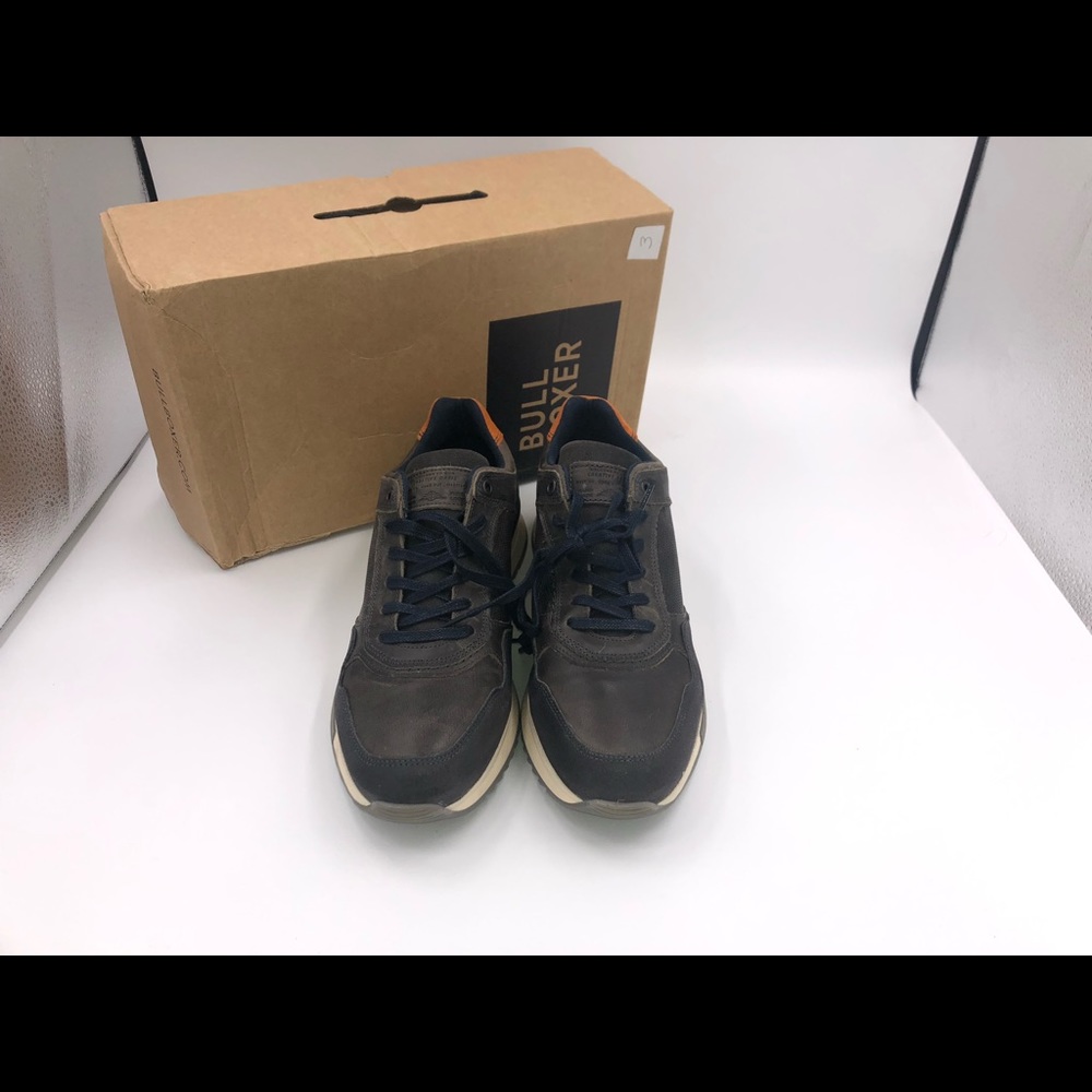 Bull Boxer “Persey” sneaker size 11M.